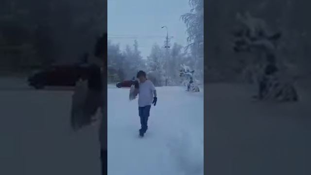 Зимой без одежды смотреть онлайн