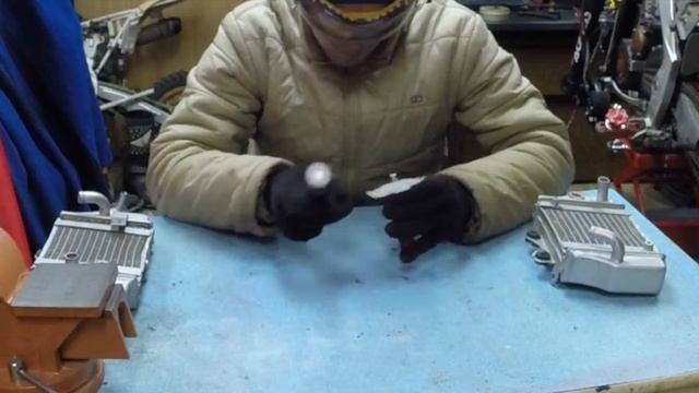 Как выправить соты радиатора - расческа радиаторов Helix Racing смотреть онлайн