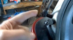 Два способа ремонта газовых упоров крышки багажника Mercedes Vito 638.