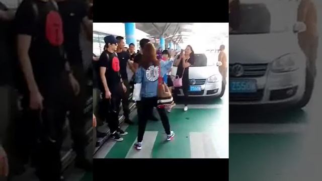 141006 Fancam Nichkhun arrived at Hangzhou Xiaoshan airport смотреть онлайн