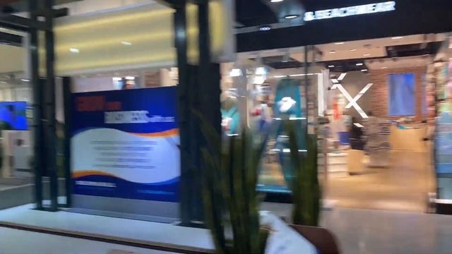 Miami Vlog: A Day At Dolphin Mall!! смотреть онлайн