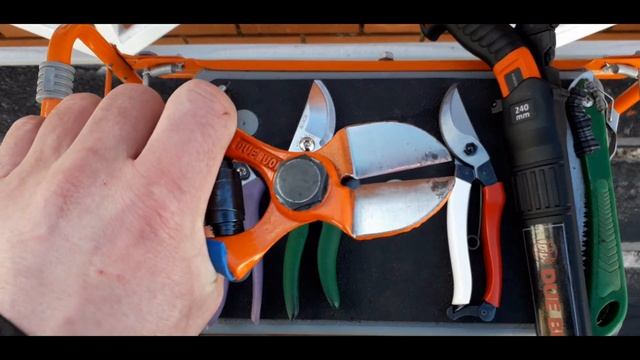 Обзор секатора Okatsune 103 и садовой пилы Due Buoi KARATE RS 210 24 ЧАСТЬ 1 смотреть онлайн