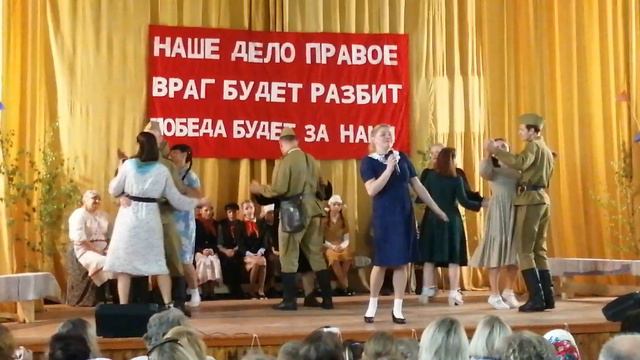 Концерт в Селивановском Поселковом Доме Культуры. Исполнение песни под аккордеон. смотреть онлайн