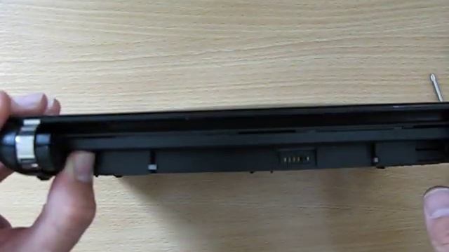 Samsung NC10 And N150 Hard Drive / BackCover Removal