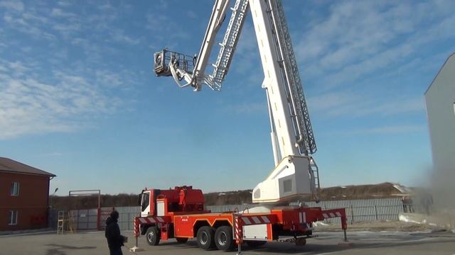 АКП-45 с лестницей на шасси Iveco Trakker смотреть онлайн
