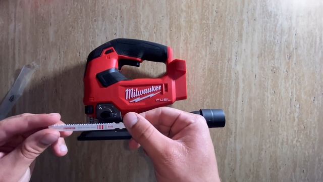 Milwaukee Fuel Jigsaw UNBOXING Model#2737-20 смотреть онлайн