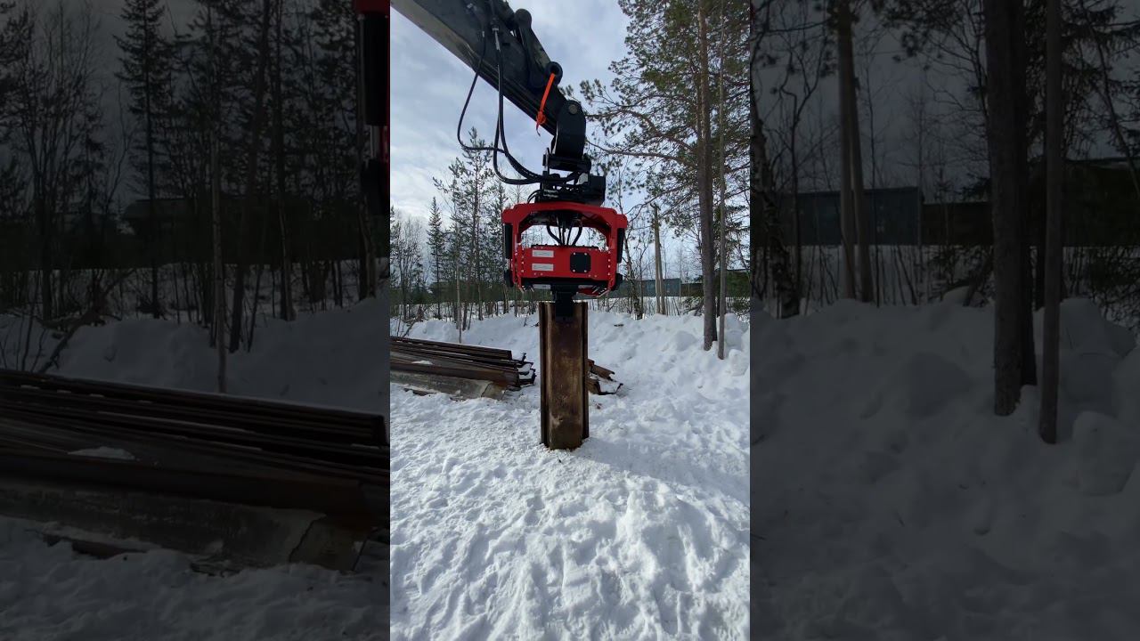 Установка шпунта Ларсена вибропогружателем Impulse #спецтехника #экскаватор #вибропогружатель смотреть онлайн