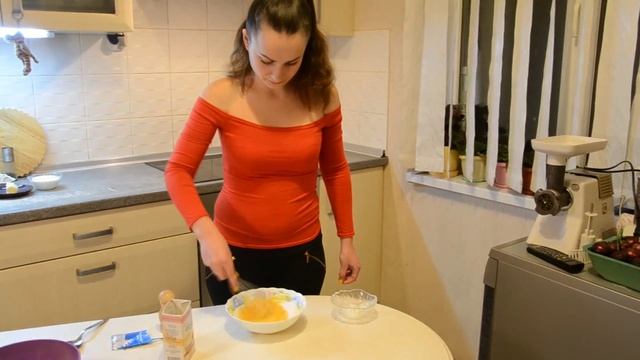 Покушаки. Рецепт Манник на кефире. Как вкусно заставить любить манку! смотреть онлайн