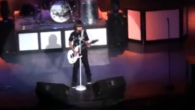 Logan Charles Guitar 1 смотреть онлайн