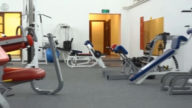 Тренажорный зал фитнес-клуба "Vita-GYM" в ДК "Родина" г. Серпухов смотреть онлайн