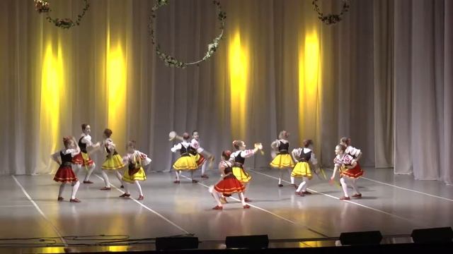 Детский ансамбль танца.