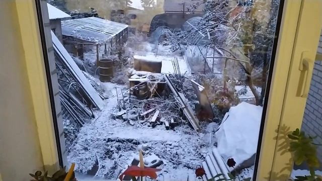 А я опять с пирожками.. Дошила брюки...К нам пришла зима...