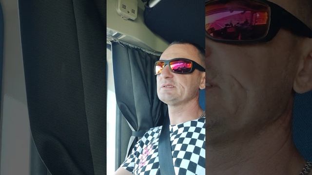 Ну ,а чё если вдуматься Он же прав. Или просто Сумасшедший? ? ? смотреть онлайн