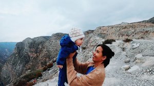 С Найви и нашим полугодовалым сыночком впервые в Дагестане и их реакция на Махачкалу