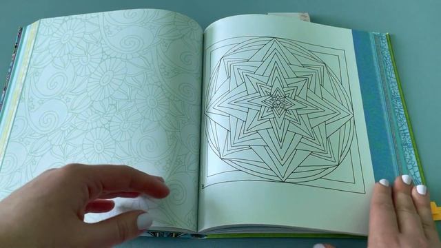 Обзор на раскраску «Color me stress free» смотреть онлайн