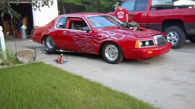 84 ford thunderbird Driveway Burnout Part 2 of 2 смотреть онлайн