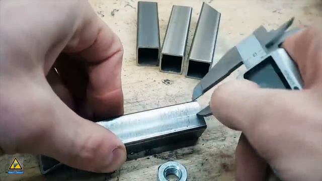 ГЕНИАЛЬНАЯ САМОДЕЛКА! Полезное приспособление для УШМ! смотреть онлайн