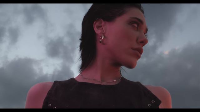 Luis R Conriquez, Julion Alvarez - Pa Que Se Me Quite Lo Cabron [Video Oficial] смотреть онлайн