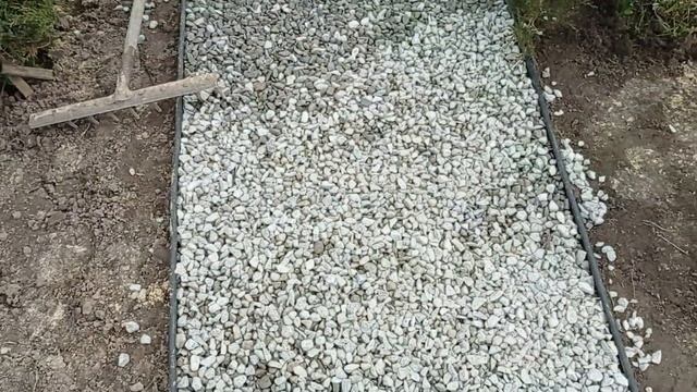 Дорожка в саду из щебенки смотреть онлайн