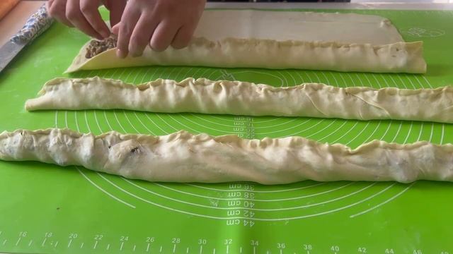 Бурек по Турецкий. Тез, әрі оңай жасалатын бөрек дайындау.Қазақша рецепт. смотреть онлайн