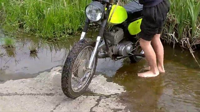 Адский мотоцикл Минск?замена покришки і міні тест смотреть онлайн