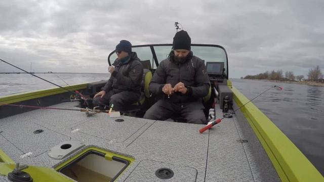 Бешенный клев на финском заливе 2020 Ловля корюшки с лодки смотреть онлайн