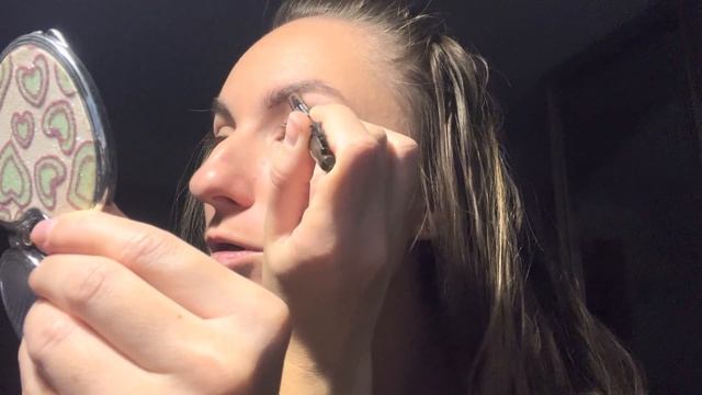 АСМР шепотом/макияж себе? смотреть онлайн