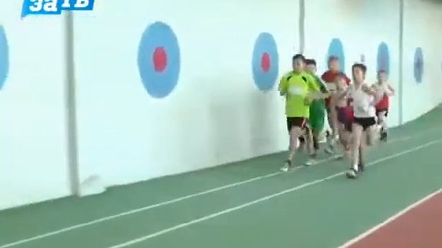 Зареченские легкоатлеты боролись за призы Деда Мороза смотреть онлайн