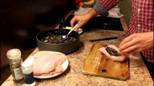 Рецепт куриных кармашков с сыром и грибами в духовке