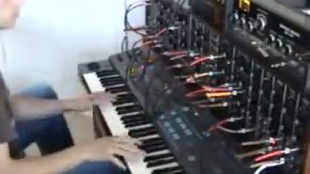Explosion - An improvised synth solo смотреть онлайн