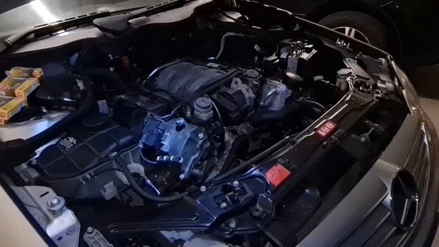 Replace Your CLK Sparkplugs!!! (W209, M112) смотреть онлайн