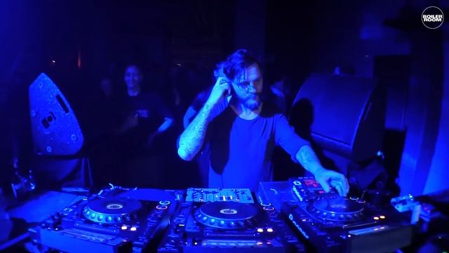 Oscar Mulero | Boiler Room Berlin DJ Set смотреть онлайн