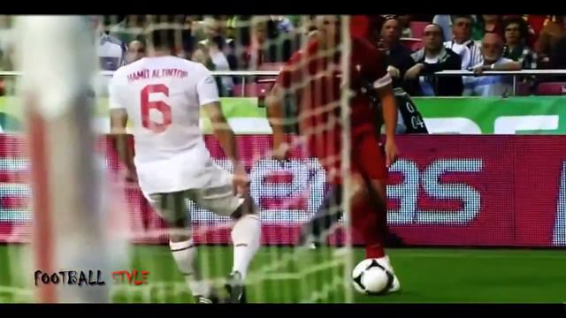 Издевательские финты между ног Криштиано Роналду смотреть онлайн