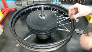 Special Device For Motorcycle Wheels (Специальное приспособление для спицовки мотоколёс)