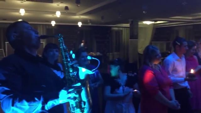 Красивое окончание свадьбы. Музыканты Александра и Константин Ченгарь. смотреть онлайн