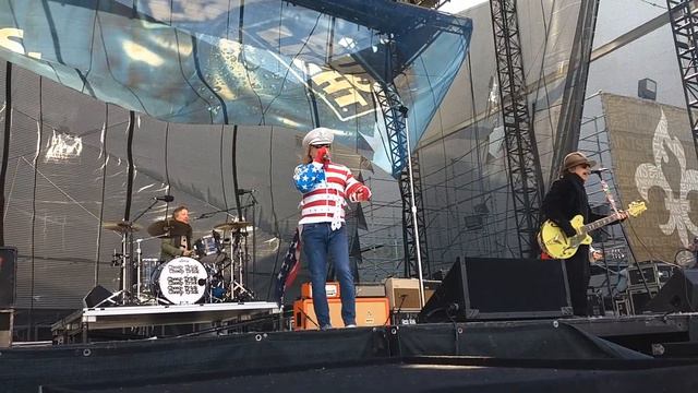 Cheap Trick at Champions Square New Orleans before the NFC Championship game 1/20/2019 смотреть онлайн