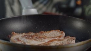 Мясо по-французски с солеными огурцами. Праздничное блюдо
