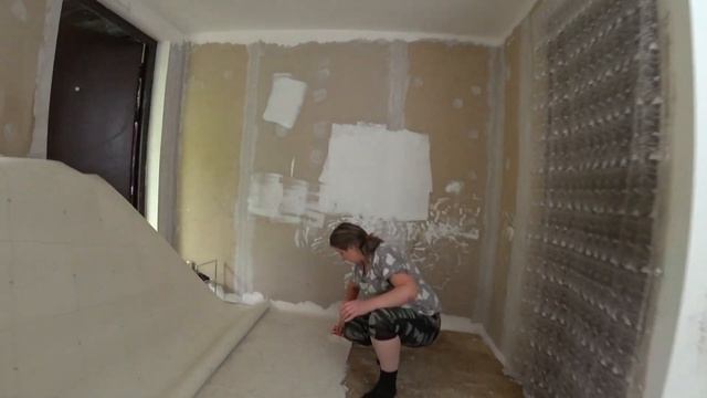 ЖИЗНЬ В СИБИРСКОЙ ДЕРЕВНЕ/Продолжаем ремонт/Постелили линолеум/Приготовили вкусный ужин/влог.