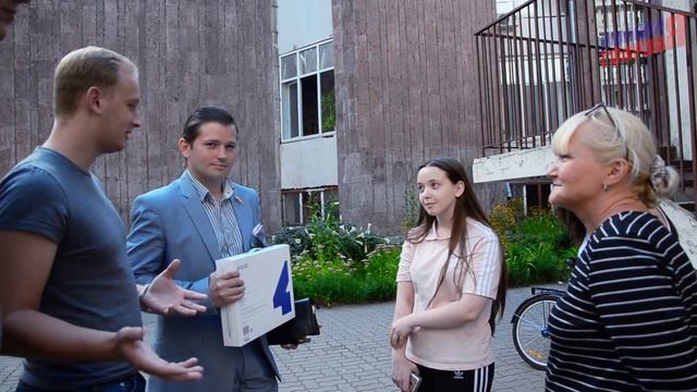 Активисты «Молодой Гвардии» помогли молодым сестрам, пострадавшим при пожаре в Ростове-на-Дону смотреть онлайн