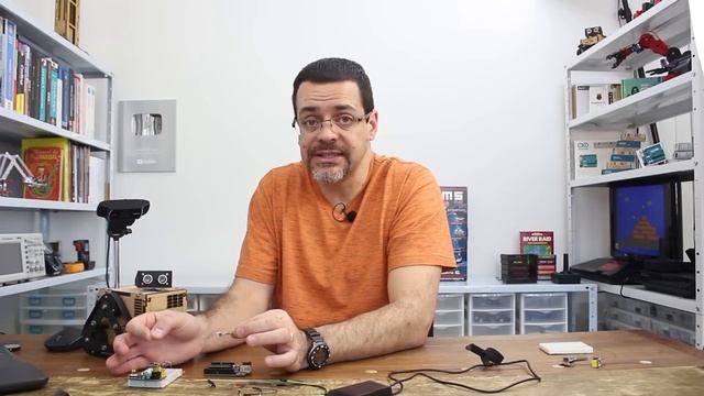Domine os segredos para programar o ESP01, o mini Arduino com WiFi смотреть онлайн