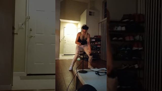 2019 январь Игры вертуальной реальности. Младший сын зделал подарок старшему-шлем вертуальной реаль смотреть онлайн