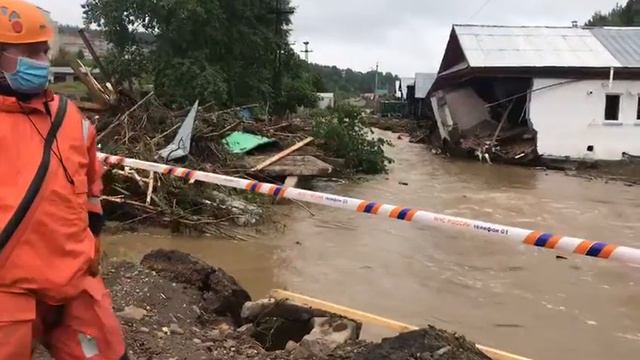 "ГАЗЭКС" восстанавливает смытые паводком газопроводы в Нижних Сергах смотреть онлайн