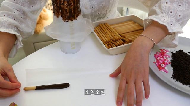 SUB | ? 자취vlog 일상 | ?? 빼빼로데이 빼빼로 과자 만들기 , 얼큰한 순두부찌개 게살마요김밥 집밥 요리 이제 좀 잘하는 것 같아요 ..♥