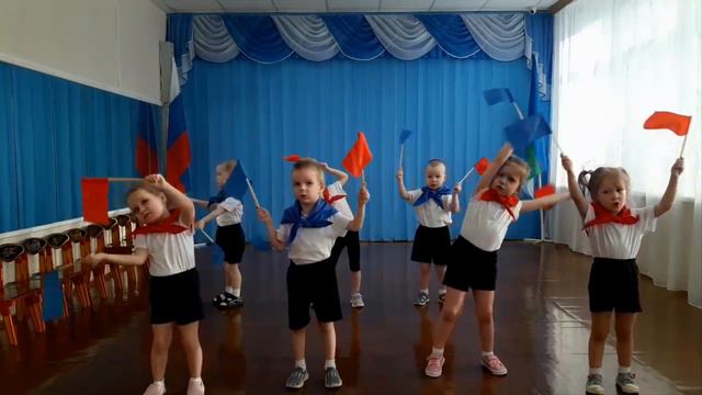 Младшая группа "Теремок". Песня "Раз- два" смотреть онлайн