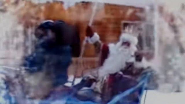 ЕДЕТ ДЕДУШКА МОРОЗ ИСПОЛНЯЕТ АНЕЧКА КИРИЧЕНКО смотреть онлайн