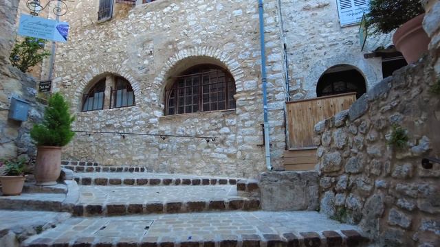 Tourrettes-sur-Loup 🇫🇷 A Beautiful French Village Walking Tour in Provence France 🌞 4k Video смотреть онлайн