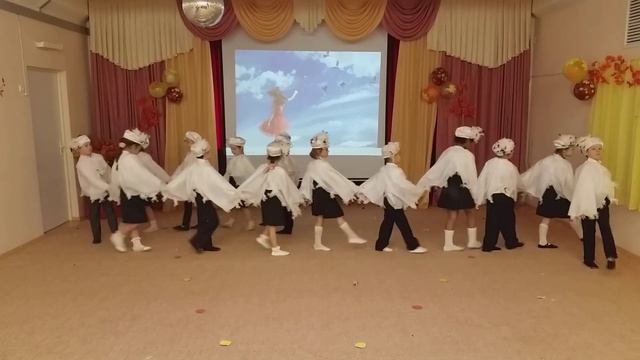 УЛЕТАЮТ ЖУРАВЛИ муз. А .Евтодьевой. смотреть онлайн