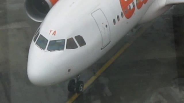 Easyjet Airbus 320 taxing to gate at terminal 3 Ben Gurion airport-Israel смотреть онлайн