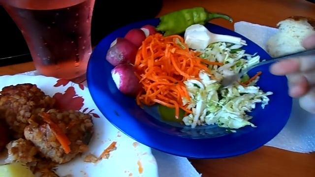 ОБЖОР:ВАРЁНАЯ КАРТОШКА С УКРОПОМ,МАСЛОМ И ЧЕСНОКОМ,ТЕФТЕЛИ,МОРКОВКА ПО КОРЕЙСКИ И САЛАТ С КАПУСТЫ. смотреть онлайн