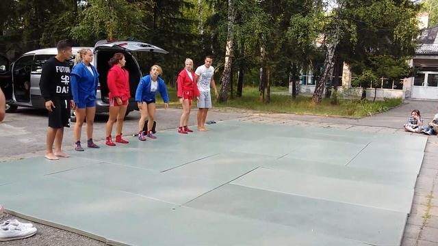 Показательное выступление девушек "Самбист84" смотреть онлайн